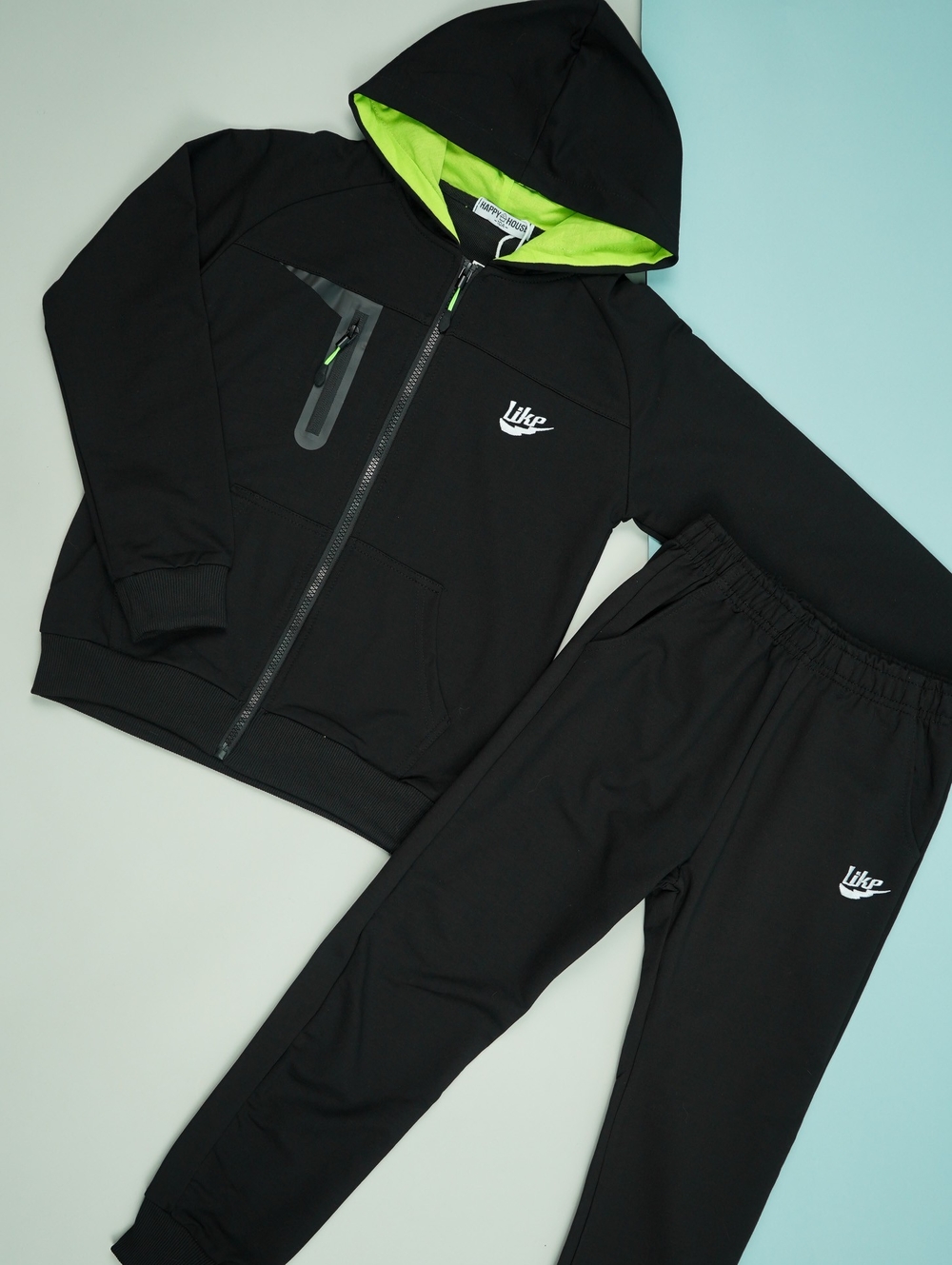 Спортивний костюм