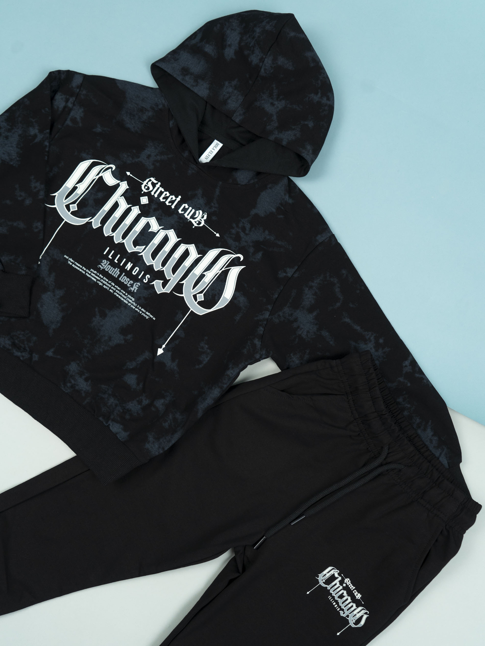 Спортивний костюм з принтом